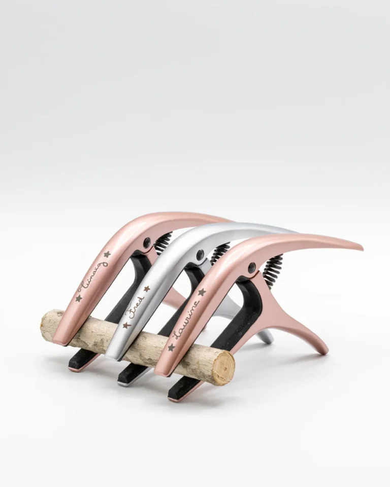 Capodastres guitare métal rosé gravés prénoms