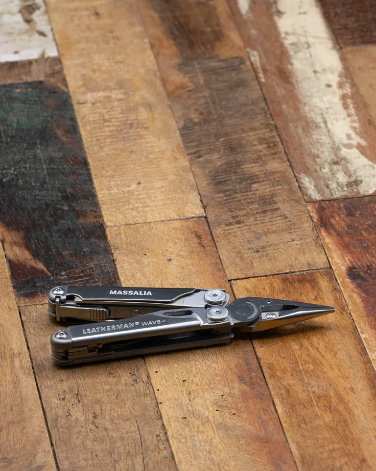 Multi-outil Leatherman acier gravé prénom Massalia