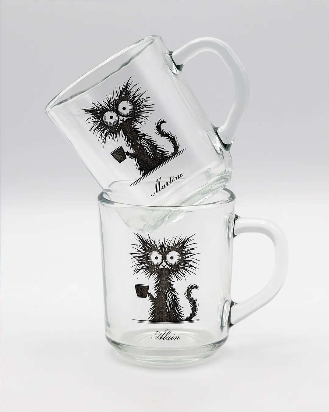 Tasses en verre gravées, motif chat